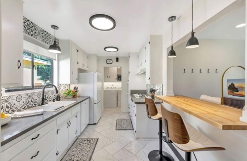 Norwalk House | Family Home Centrally located to Disneyland/Knotts Private Backyard & Coffee Bar