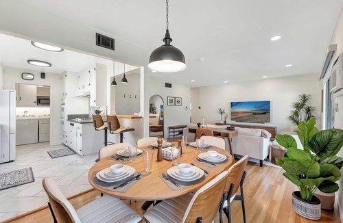 Norwalk House | Family Home Centrally located to Disneyland/Knotts Private Backyard & Coffee Bar
