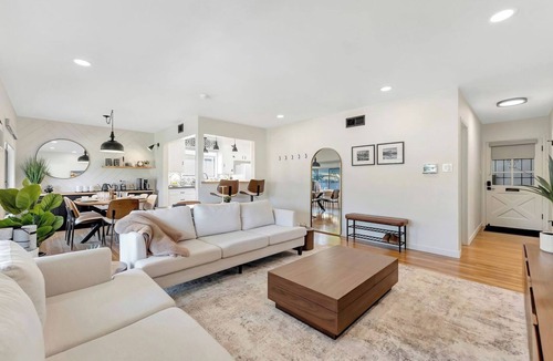 Norwalk House | Family Home Centrally located to Disneyland/Knotts Private Backyard & Coffee Bar