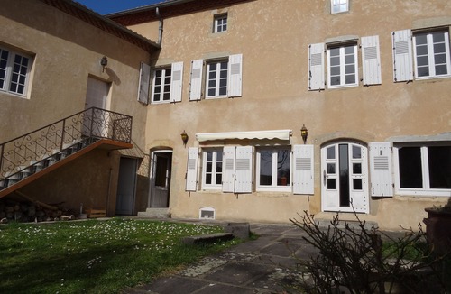 Yronde-et-Buron House | Family home close to forests, pastures and further afield to volcanoes and lakes