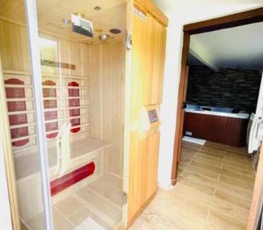 Serris Villa | Family Home, Disney Sauna & SPA