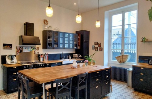 Laval House | FAMILY HOME DOWNTOWN OLD LAVAL