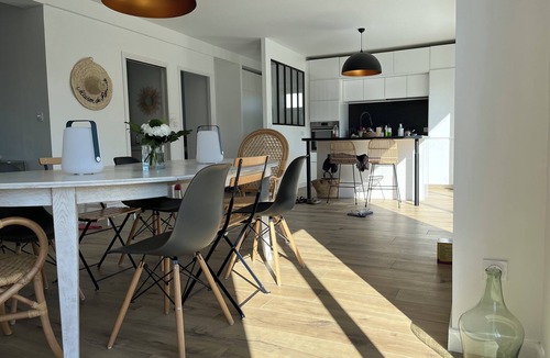 La Turballe House | Family home for 8 people, renovated in 2024 with heated pool.