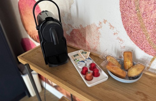 Orly House | Family home for 8 people, 2 steps from line 14, fully equipped!