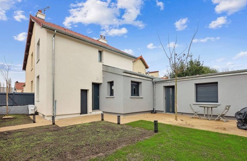 Orly House | Family home for 8 people, 2 steps from line 14, fully equipped!