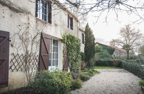 Moutiers-sur-le-Lay House | Family home by the river, peace and quiet guaranteed!