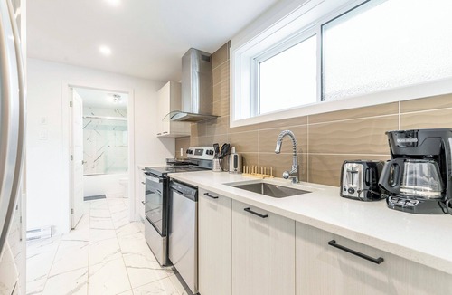 Lafleche Apartment | Family Home in Longueuil 2 Bed 1 Bathroom