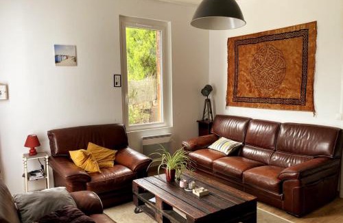 Le Champ-Saint-Pere House | Family home le 31