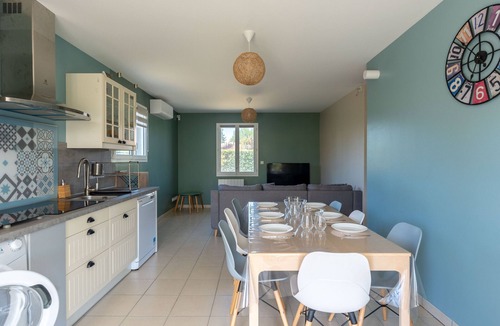 Gastes House | Family Home Near Gastes Lake - 3 Bedrooms, A/C, Enclosed Garden, WiFi, Walk to Beach