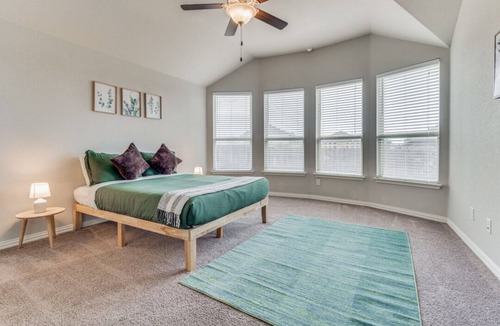 Hutto House | Family Home near Kalahari, Dell Diamond, and Work - 4 Bed, 2 Bath Retreat