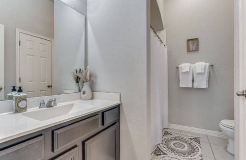 Hutto House | Family Home near Kalahari, Dell Diamond, and Work - 4 Bed, 2 Bath Retreat