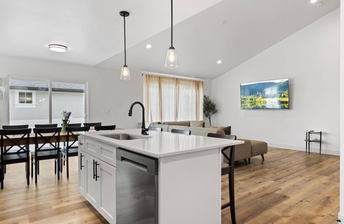 Orem House | Family Home Orem 4BD w/Hot Tub