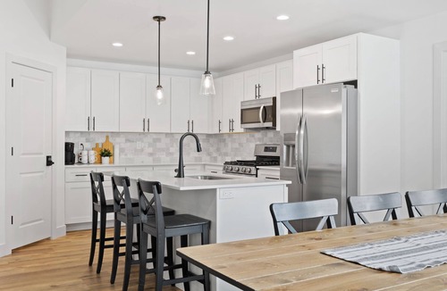 Orem House | Family Home Orem 4BD w/Hot Tub