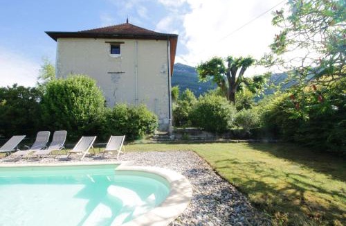 Billieme House | Family home peaceful setting and swimming pool!