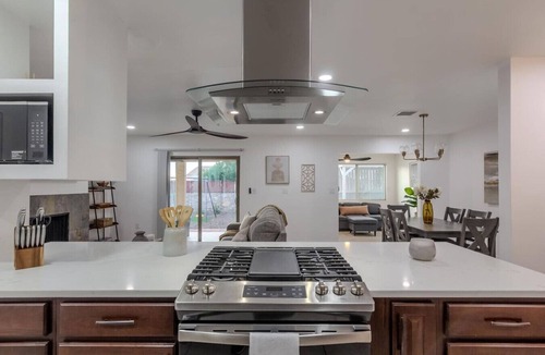 Biggs Field House | Family home w/outdoor playground