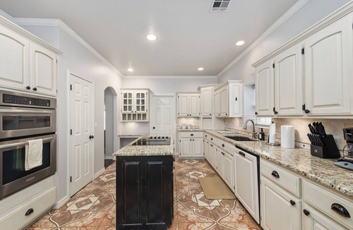South Tulsa House | Family Home with Fiber Optic WiFi