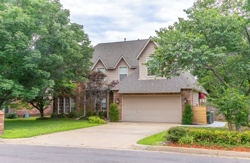 South Tulsa House | Family Home with Fiber Optic WiFi