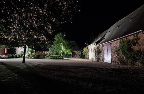 Le Tremblay House | Family home with swimming pool and Jacuzzi in the heart of nature.