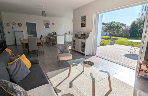Prefailles House | Family home with garden just a stone's throw from the ocean