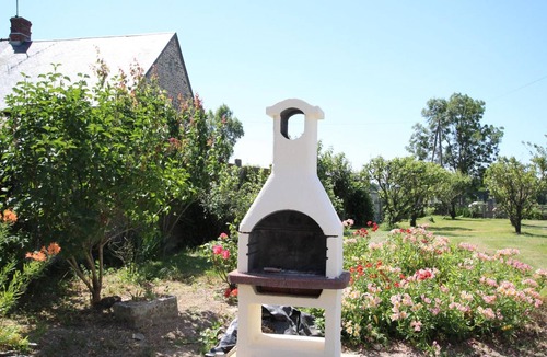 Ceaux Cottage | Family Home with Garden Near Mont St Michel - 3BR, 2BA, WiFi, Baby Gear, Linens Included