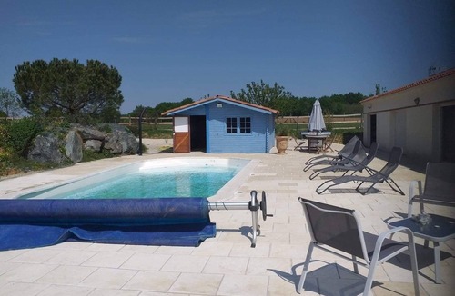 Saint-Valerien House | Family home with heated pool