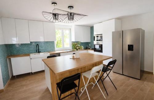 Terminiers Villa | Family home with indoor pool & spa sleeps 22