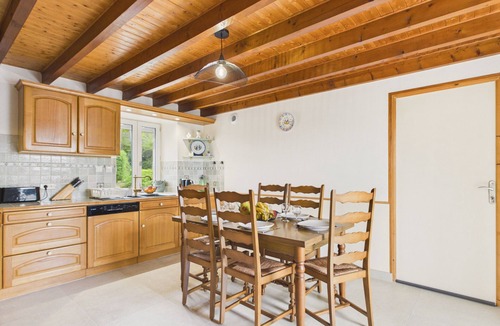 Kerlouet House | Family home with large garden in a quiet area