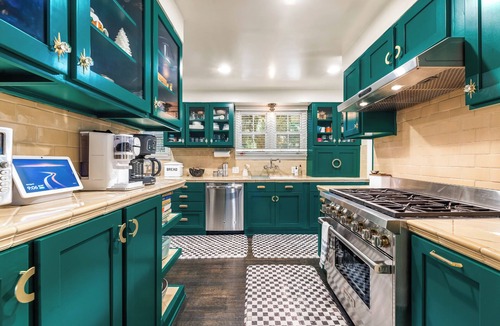 Greater Wilshire - Hancock Park House | Family Home with Office & GuestSuite In Hancock Park