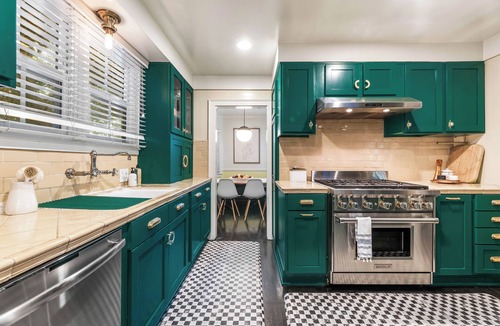 Greater Wilshire - Hancock Park House | Family Home with Office & GuestSuite In Hancock Park