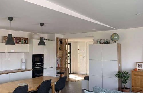 Castres House | family home with pool