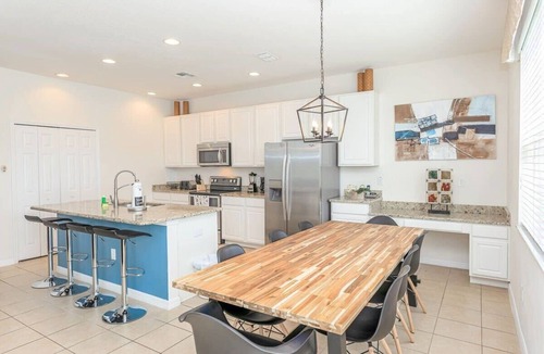 Bellavida House | Family Home with Pool + Clubhouse, and Near Disney