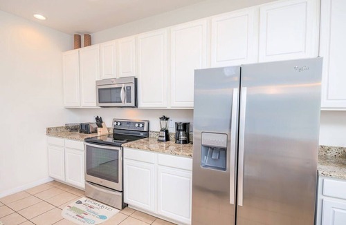 Bellavida House | Family Home with Pool + Clubhouse, and Near Disney