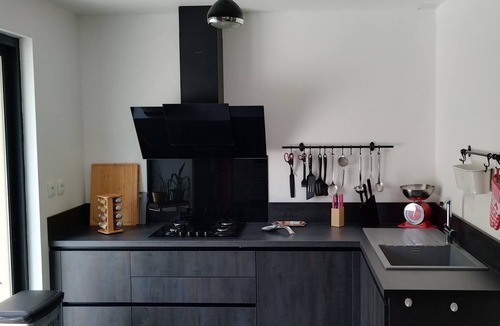 Cite House | Family home with private pool Ideal for 8 people