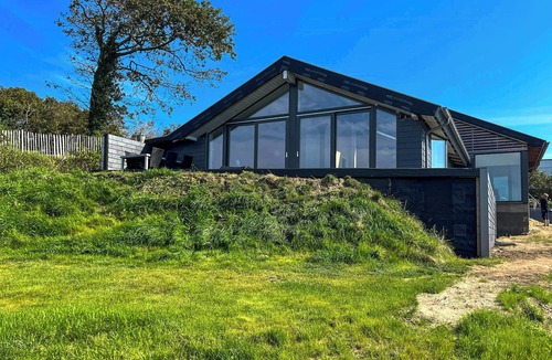 Hjarbæk House | Family home with sunsets at Hjarbæk Fjord