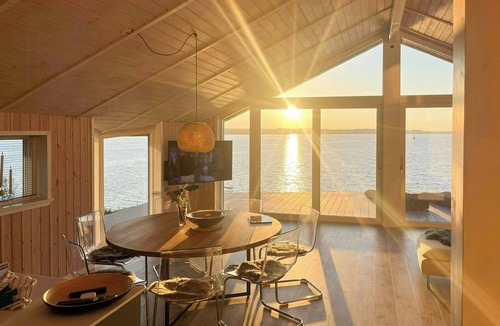 Hjarbæk House | Family home with sunsets at Hjarbæk Fjord