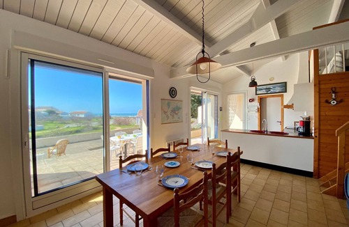 Bretignolles-sur-Mer House | Family house 400m from the beach with 100m² terrace, pets allowed, garage and garden