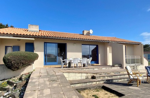 Bretignolles-sur-Mer House | Family house 400m from the beach with 100m² terrace, pets allowed, garage and garden
