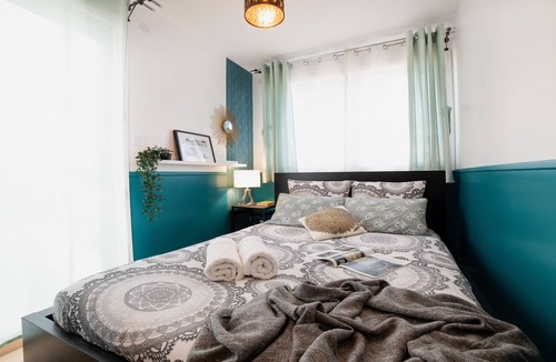 Villejuif Apartment | Family House 10 pers, parking – métro line 7