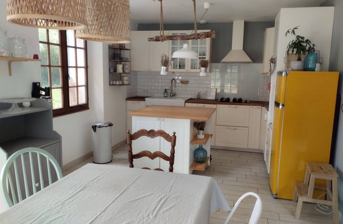 Aureilhan House | Family house, 1ha, children's playground, near lake & ocean