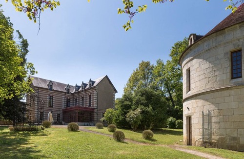 Noyant-de-Touraine Villa | Family house with 6 rooms