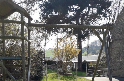 Veulettes-sur-Mer Cottage | Family house 800 m from the sea
