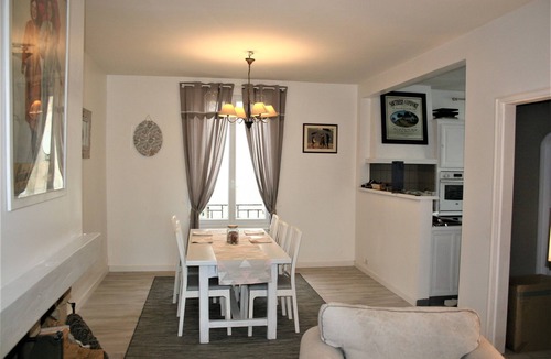 Dammarie Les Lys House | Family house in the city center near the train station and all amenities
