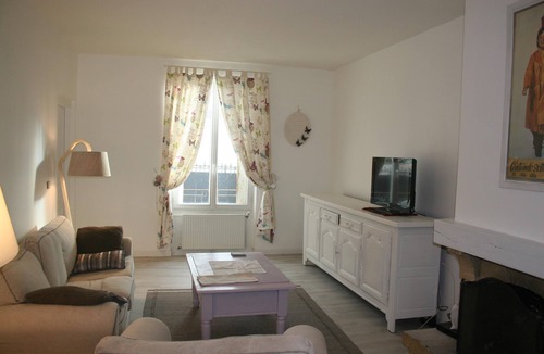 Dammarie Les Lys House | Family house in the city center near the train station and all amenities