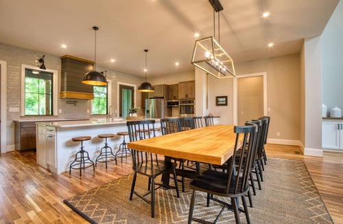 Johnson City House | Family House on Watauga River