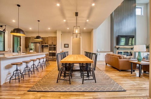 Johnson City House | Family House on Watauga River