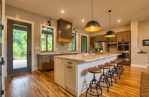 Johnson City House | Family House on Watauga River