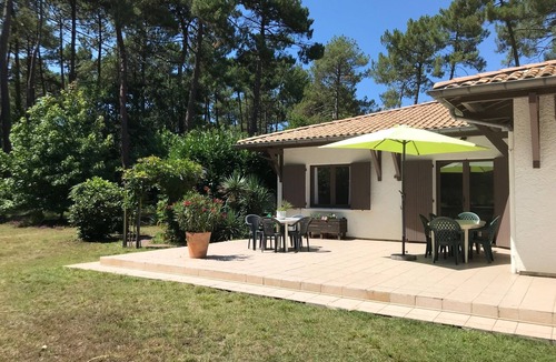 Gujan-Mestras House | Family house with arge garden - peaceful & close to Arcachon Bay - sleeps 6