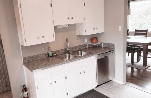 Montgomery House | Family House with Httb Playgr BBQ Firept