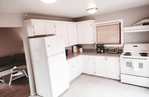 Montgomery House | Family House with Httb Playgr BBQ Firept