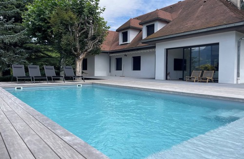 Eybens House | Family house with pool